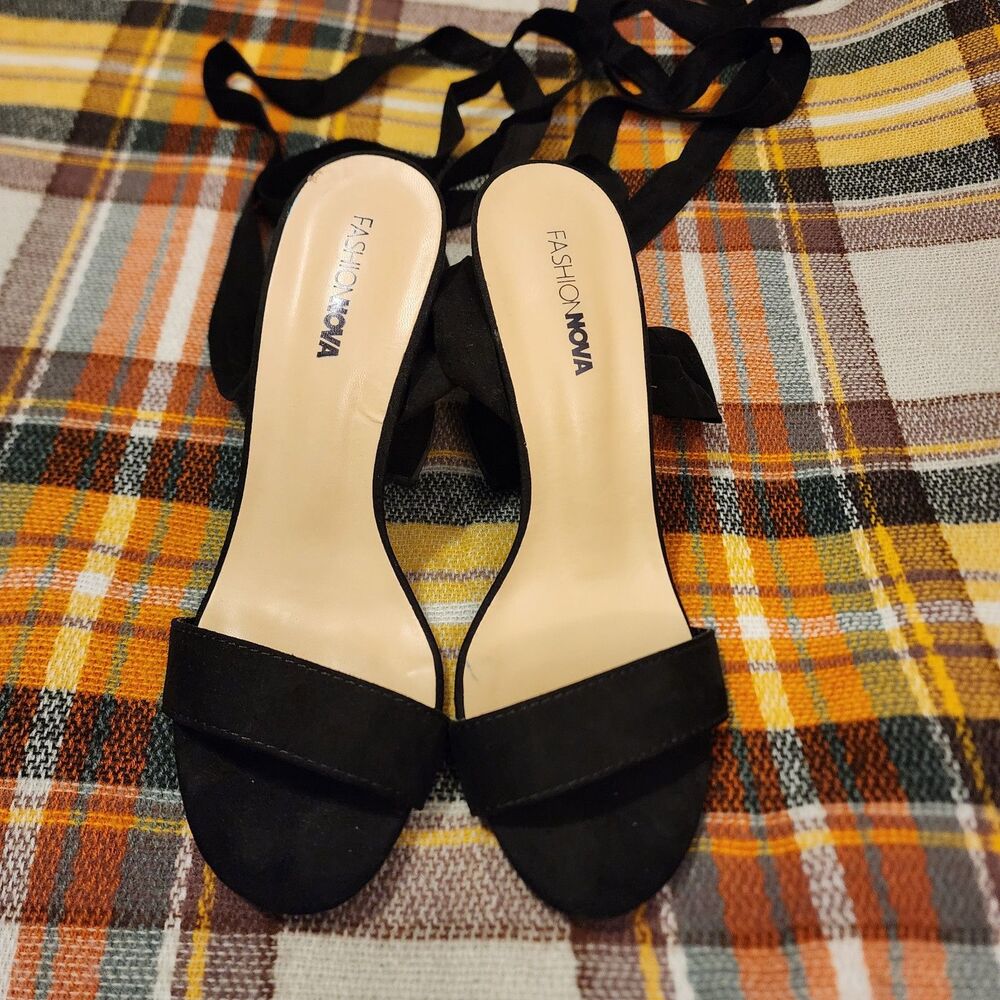 Fashion Nova Black Tie Up Block Heels. NWOT.